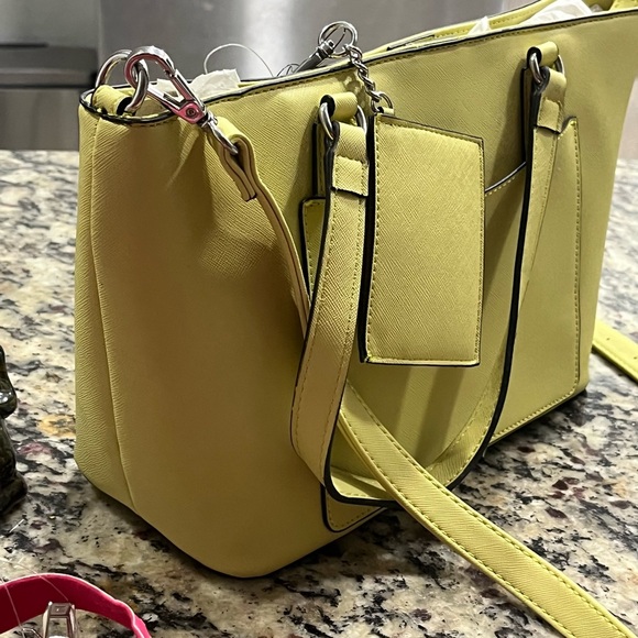 Lime Green Nine West Pocket Book and Credit Cards Holder - Picture 6 of 11